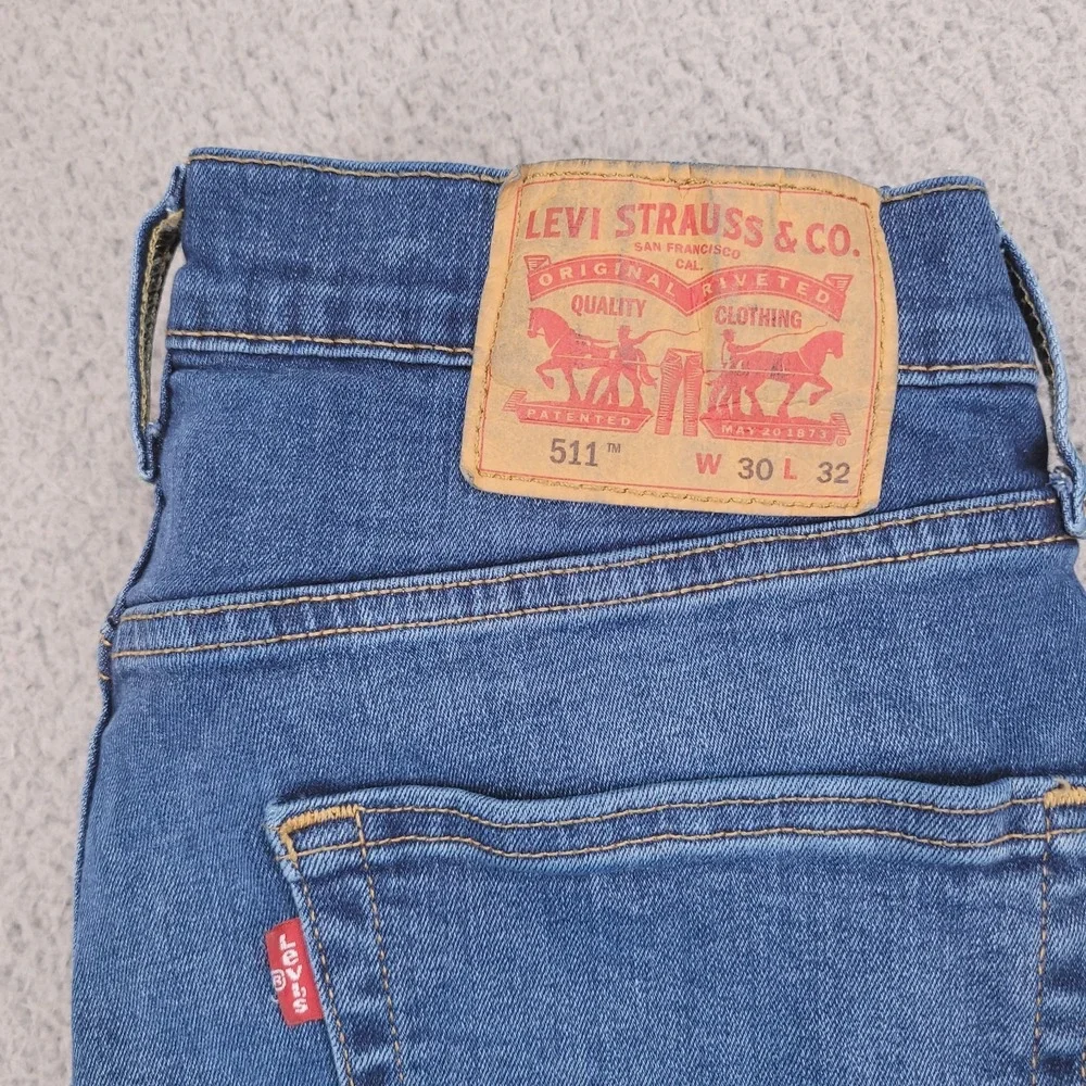 LEVIS 511 Jeans Mens Size 30x32 Slim Leg Medium Wash Blue Stretch Denim